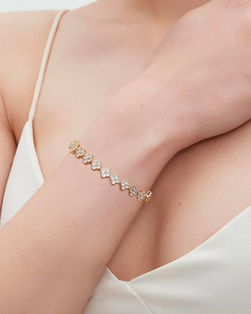 ABEAUT 14K Gold Plated Four-Leaf Clover Bracelet -Hypoallergenic Gold Bracelets for Women - Available in Sizes from 7" to 7.5" Inch